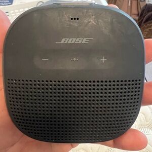 Bose SoundLink Micro Portable Bluetooth
Speaker - Black (783342-0100)